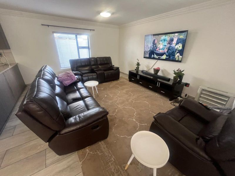 House For Sale in Annlin - Photo 6