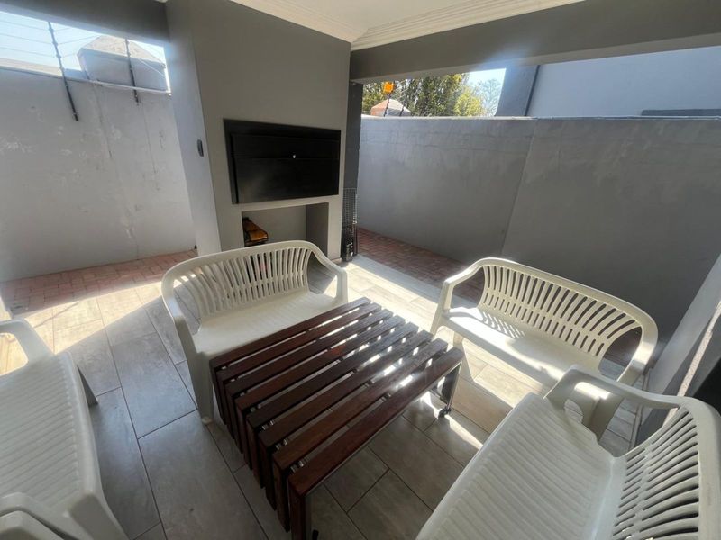 House For Sale in Annlin - Photo 3