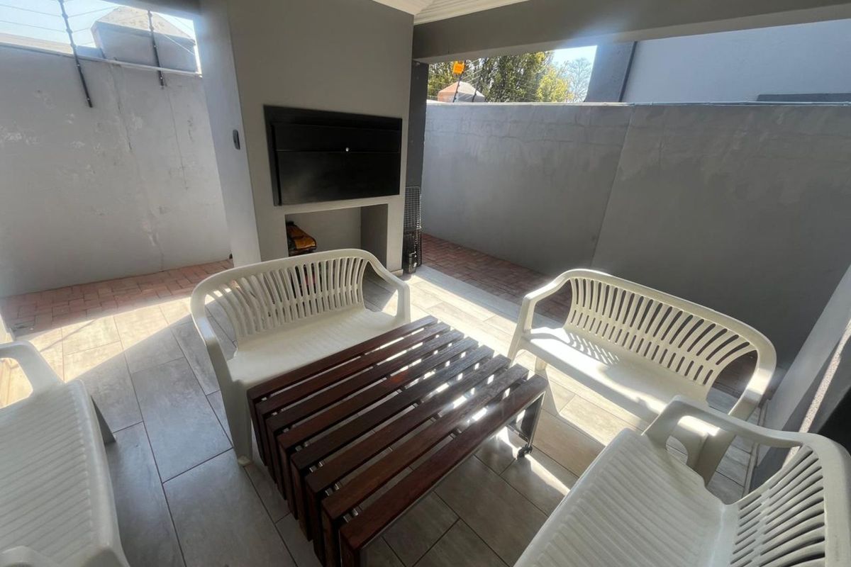House For Sale in Annlin - Photo 3