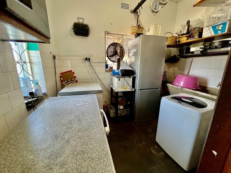 House For Sale in Beaconsfield - Photo 9