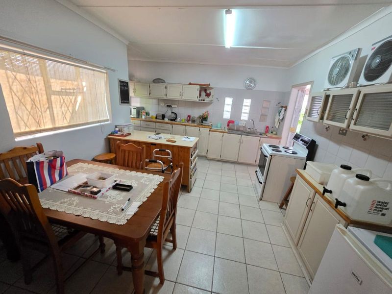 House For Sale in Beaconsfield - Photo 6