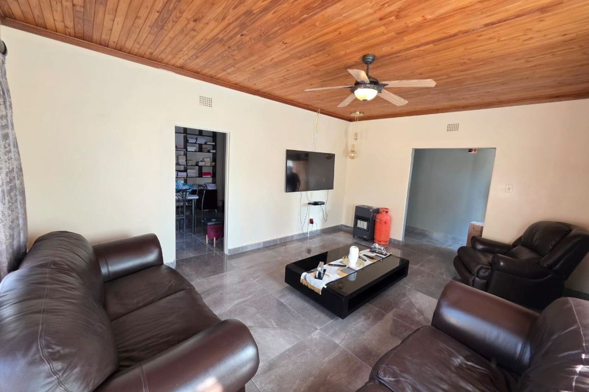 House For Sale in New Park - Photo 3