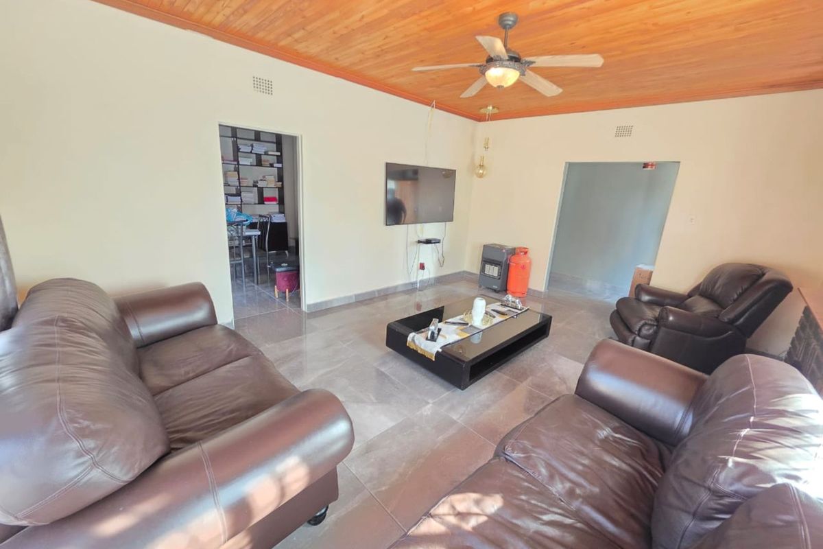 House For Sale in New Park - Photo 4