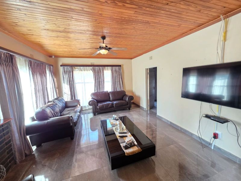 House For Sale in New Park - Photo 5