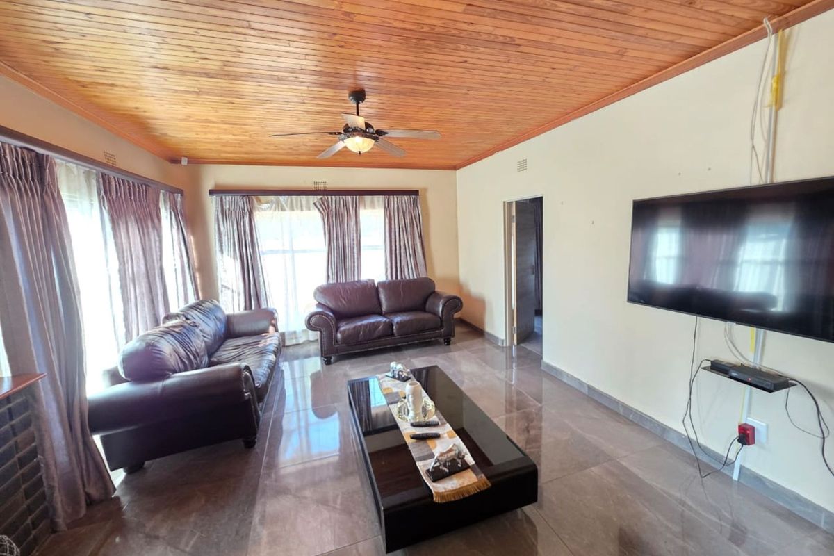 House For Sale in New Park - Photo 5