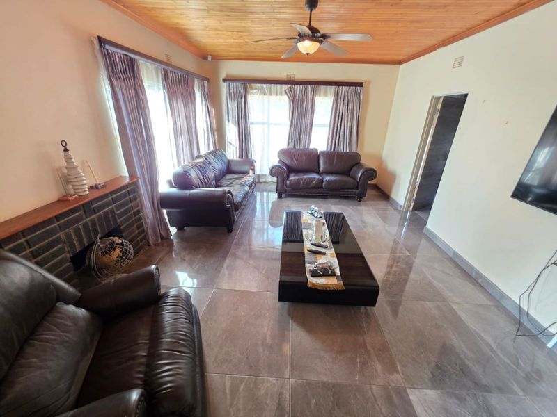 House For Sale in New Park - Photo 6