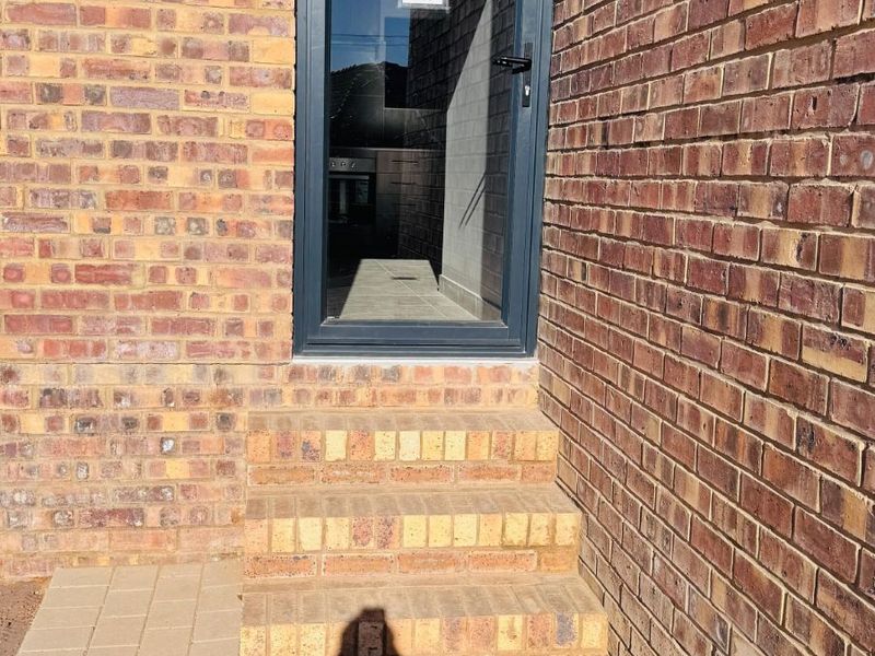 House For Sale in Die Heuwel - Photo 3