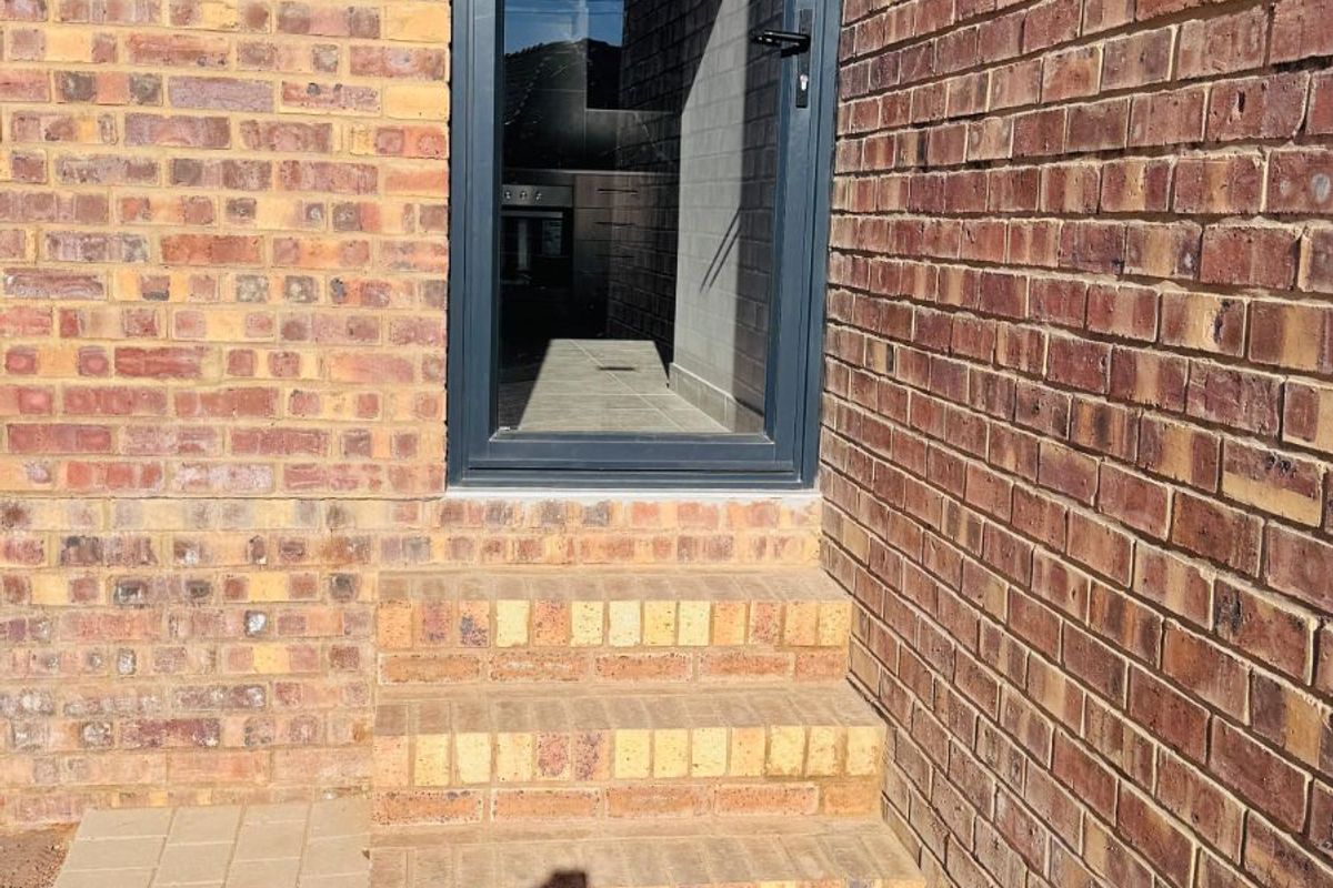 House For Sale in Die Heuwel - Photo 3