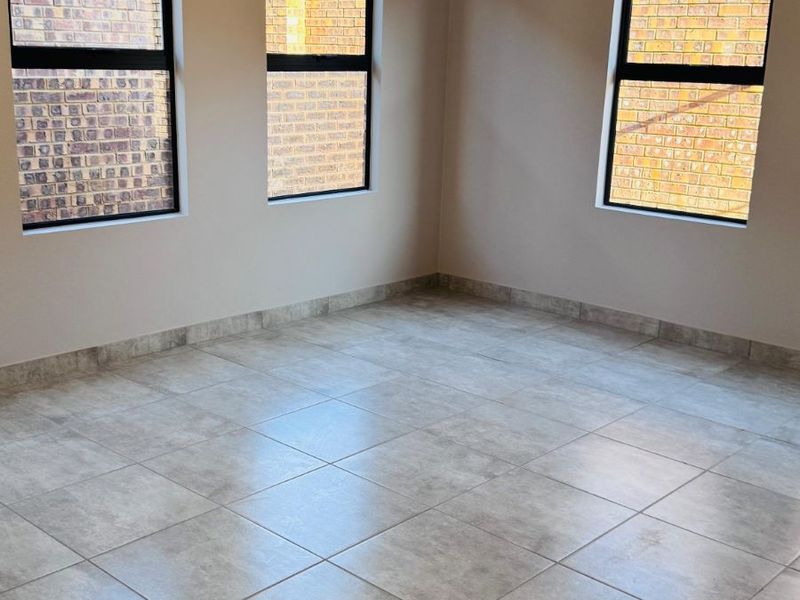 House For Sale in Die Heuwel - Photo 4