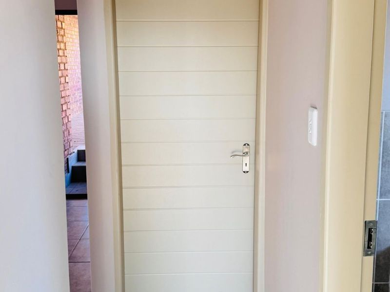 House For Sale in Die Heuwel - Photo 10