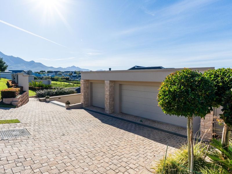 House For Sale in Kingswood Golf Estate - Photo 2