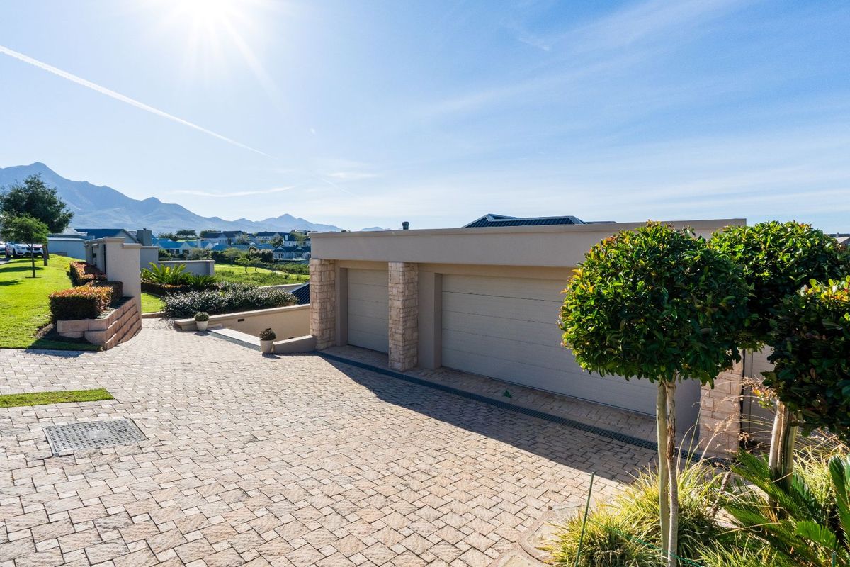 House For Sale in Kingswood Golf Estate - Photo 2