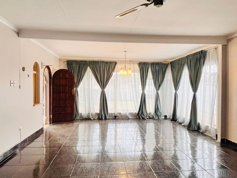 House For Sale in Reefhaven - Photo 5