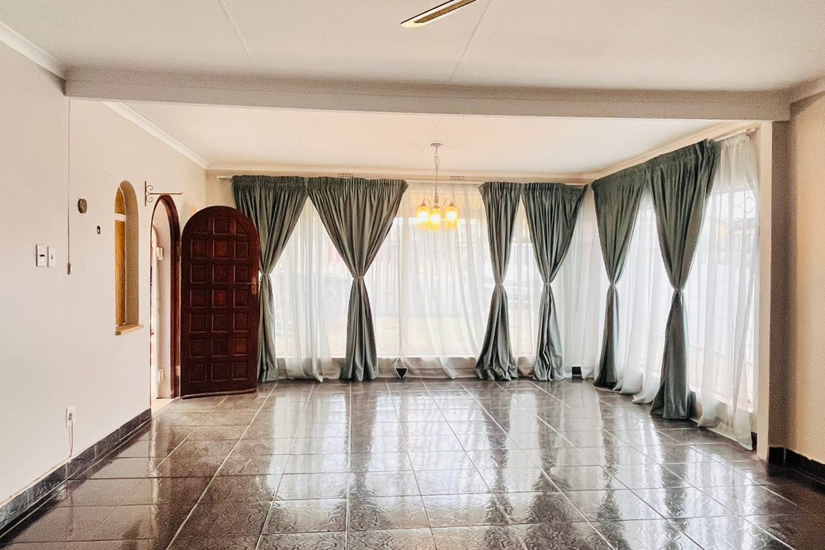 House For Sale in Reefhaven - Photo 5