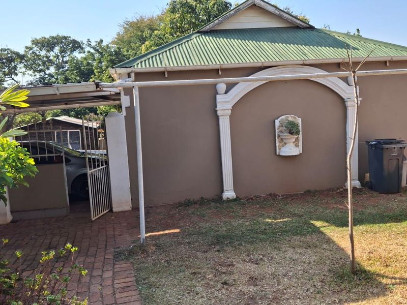 House For Sale in Pretoria North - Photo 3