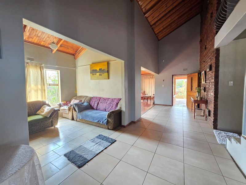 House For Sale in Roodepan - Photo 6