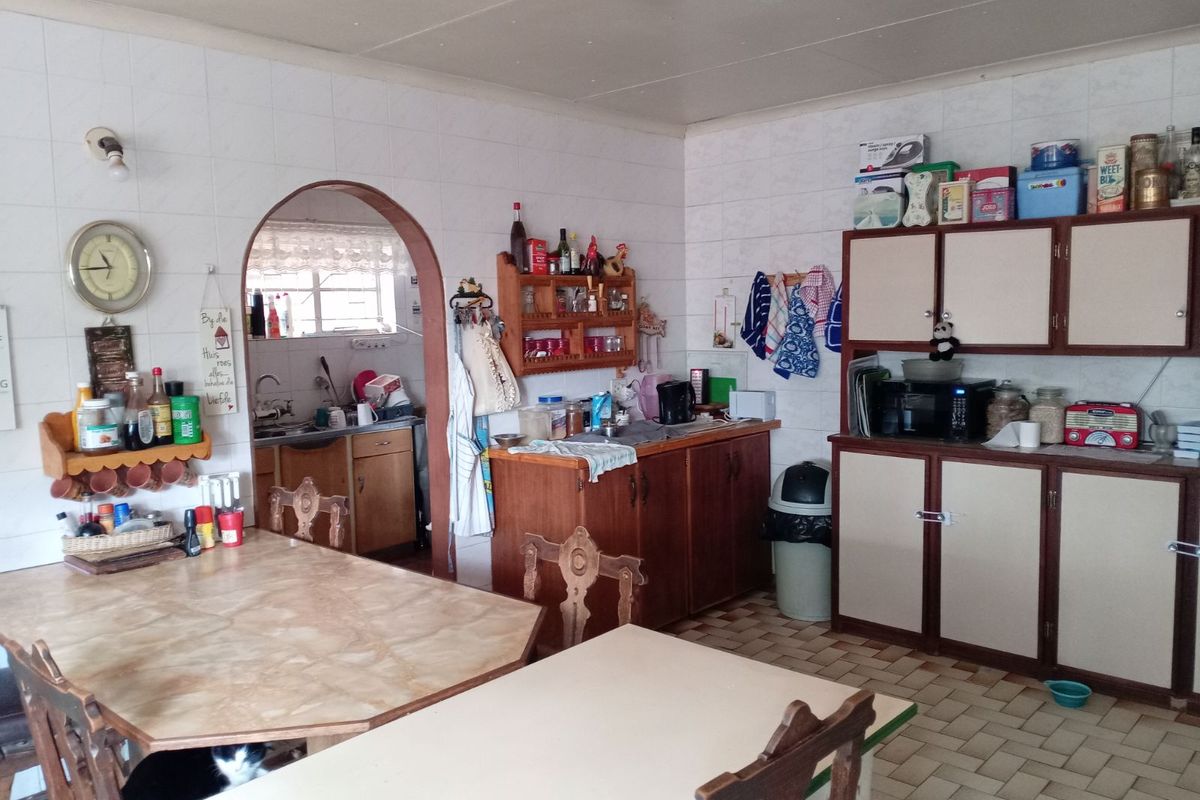 House For Sale in Bloemhof Central - Photo 2