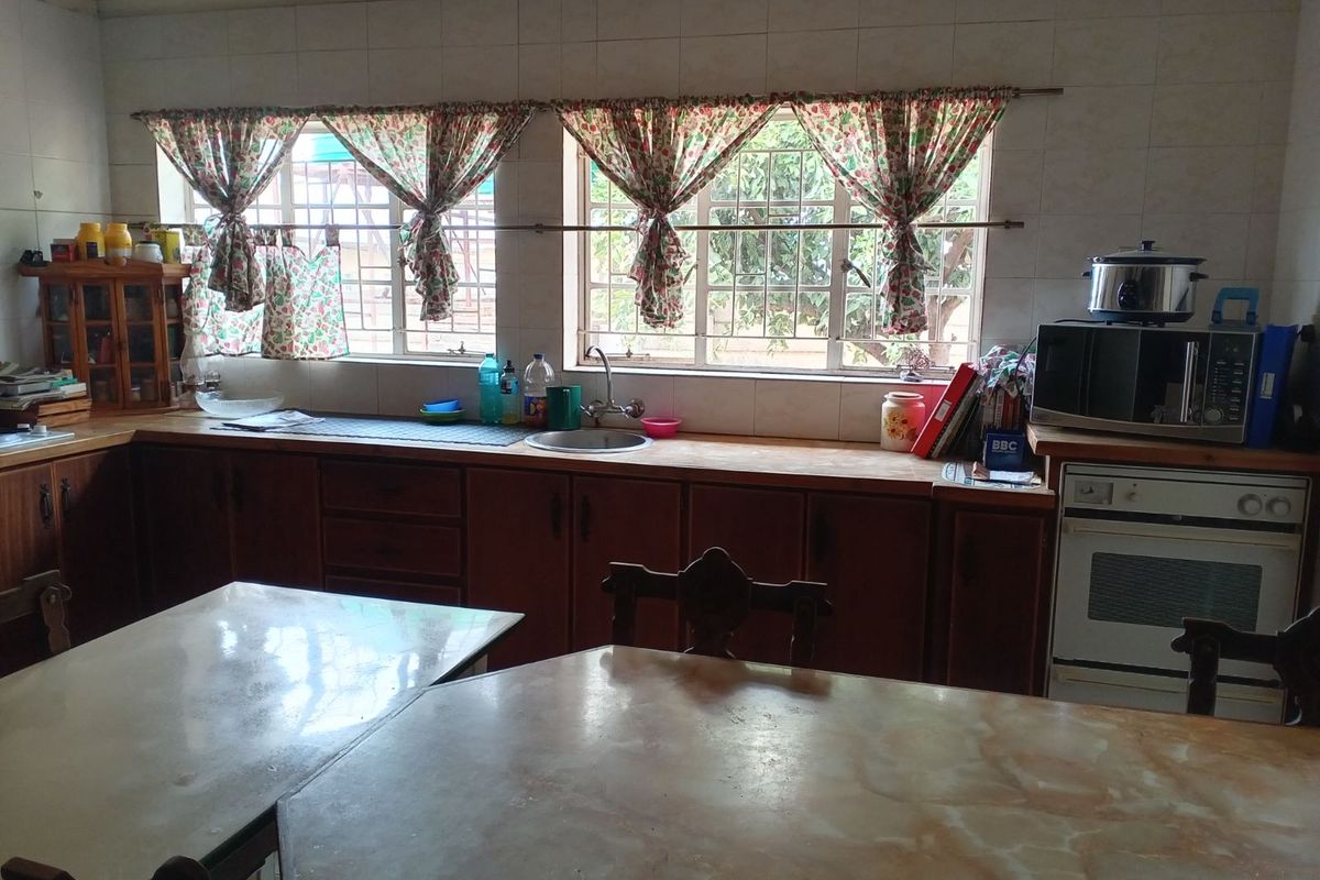 House For Sale in Bloemhof Central - Photo 4