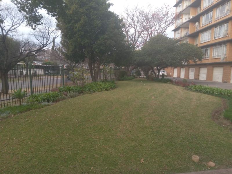 Apartment For Sale in Queenswood - Photo 2