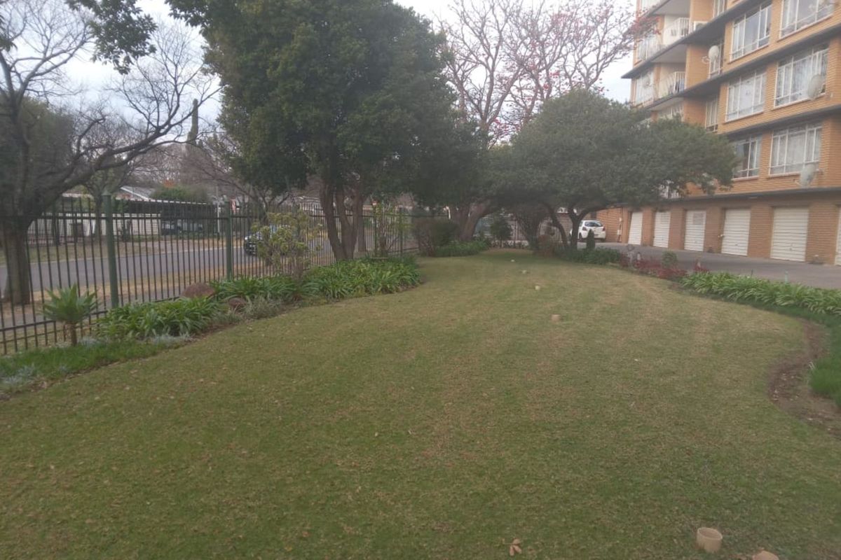 Apartment For Sale in Queenswood - Photo 2