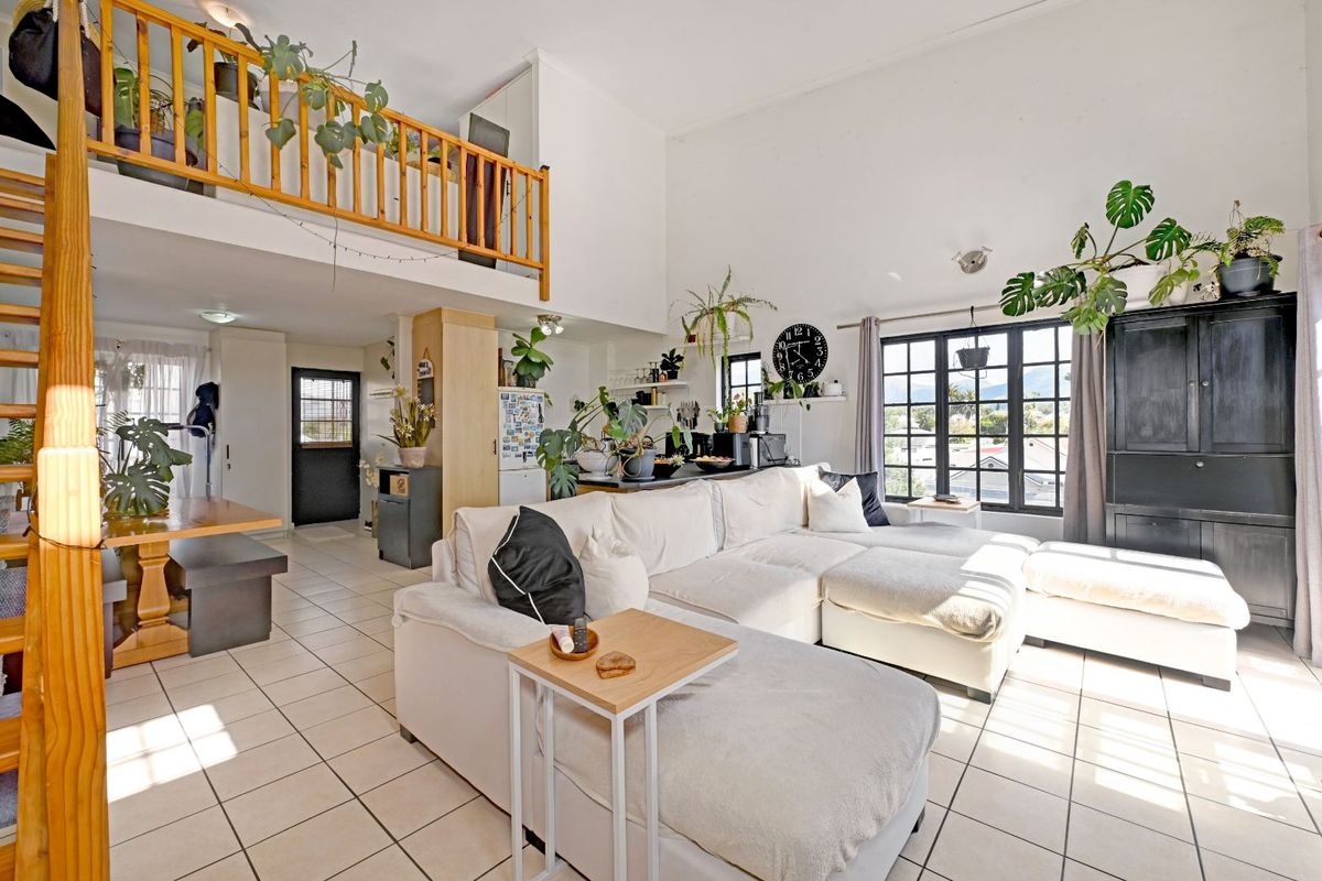 Apartment For Sale in Diep River - Photo 2