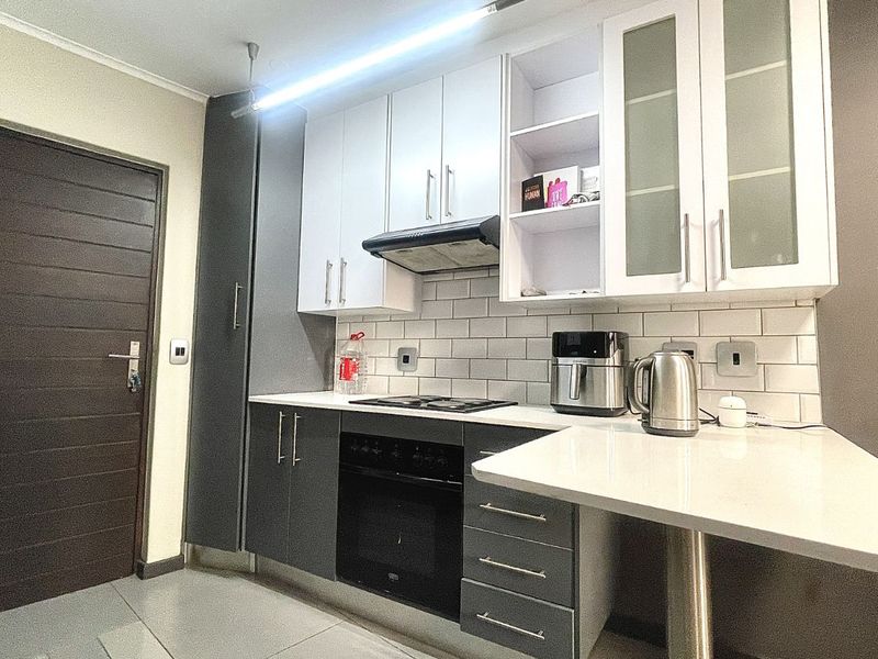 Apartment For Sale in Hatfield - Photo 6