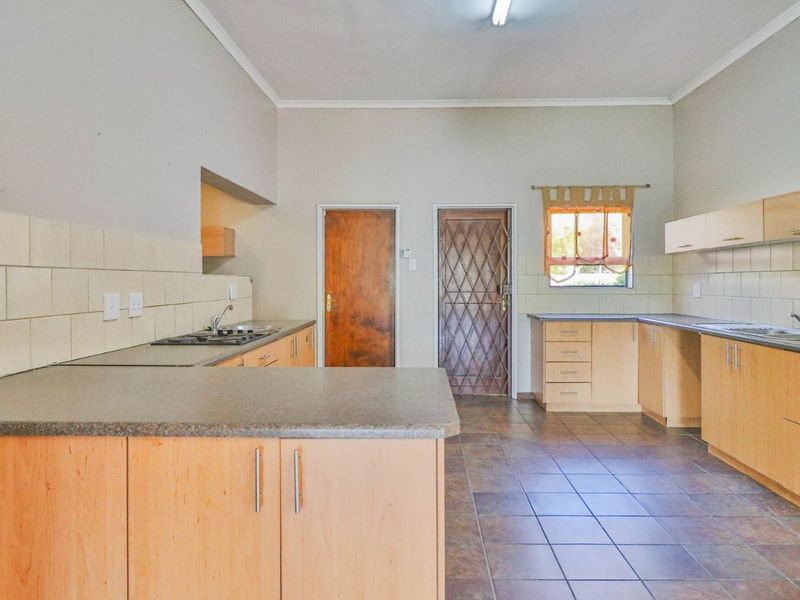 House For Sale in Montagu Central - Photo 7