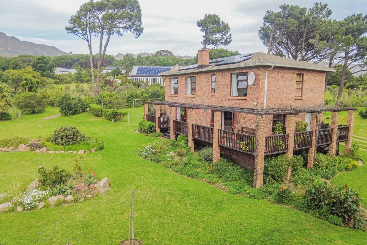 House For Sale in High Riding Country Estate - Photo 2