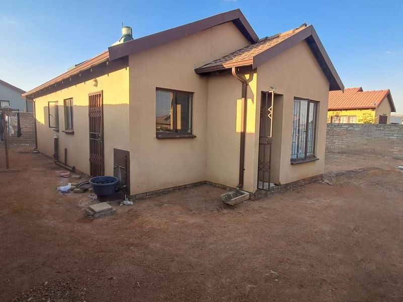House For Sale in Soshanguve East - Photo 10