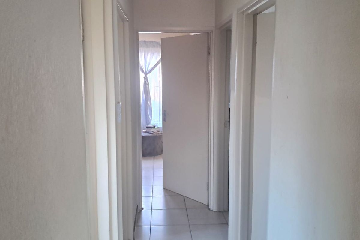 House For Sale in Soshanguve East - Photo 5