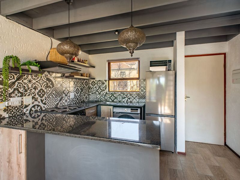 Apartment For Sale in Lonehill - Photo 4