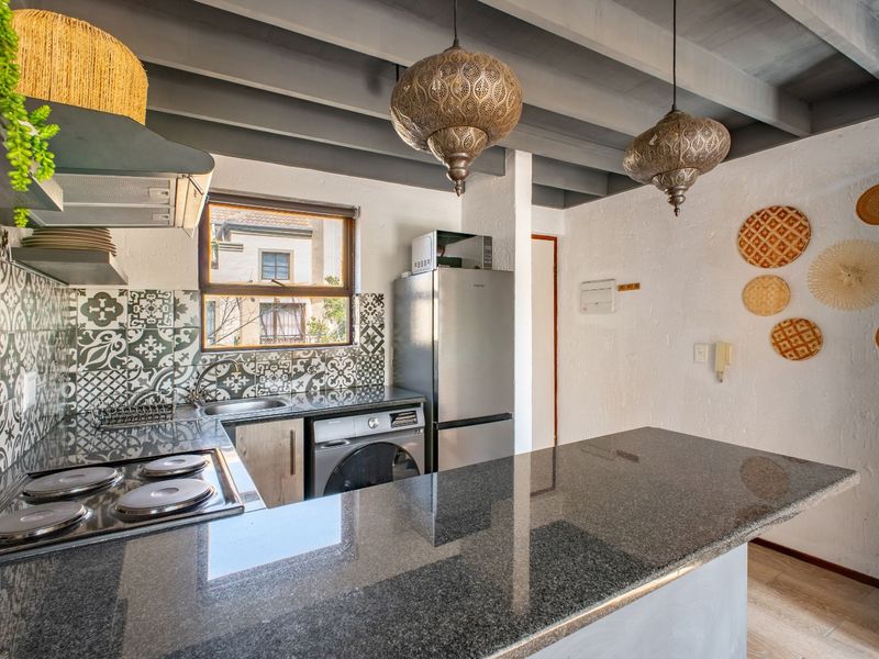 Apartment For Sale in Lonehill - Photo 2