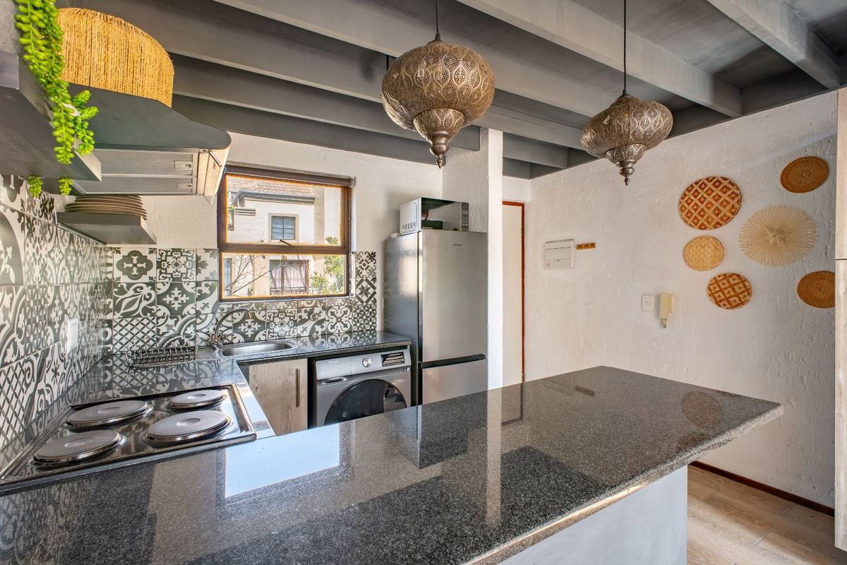 Apartment For Sale in Lonehill - Photo 2