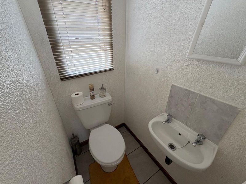 House For Sale in Roodepan - Photo 10