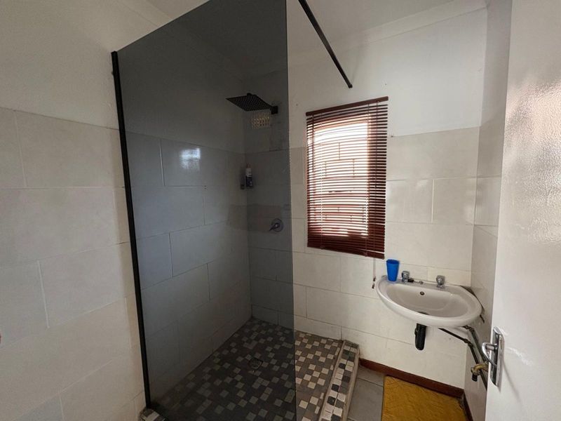 House For Sale in Roodepan - Photo 8