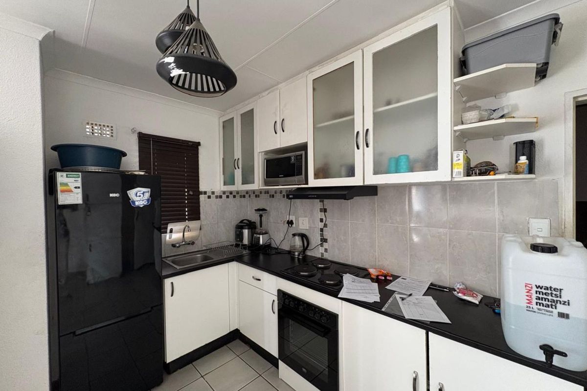 House For Sale in Roodepan - Photo 4