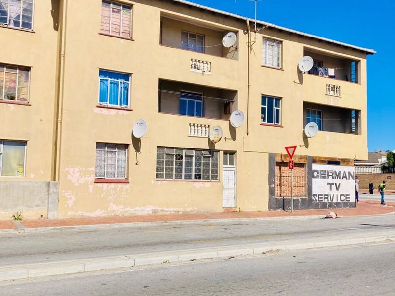 Apartment For Sale in North End - Photo 2