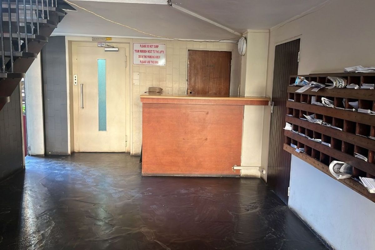 Apartment For Sale in Sunnyside - Photo 5