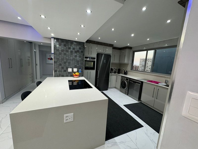 Apartment For Sale in North Beach - Photo 7