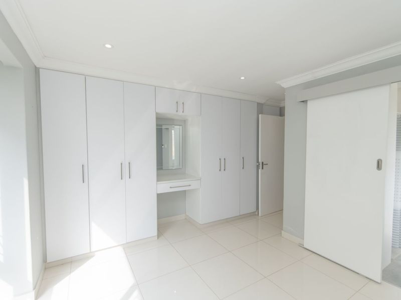 Townhouse For Sale in Lorraine - Photo 9