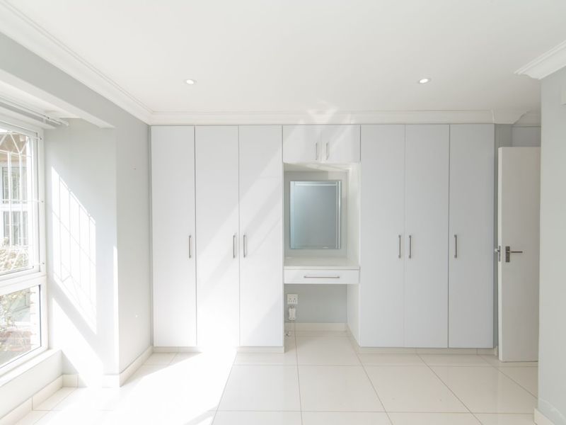 Townhouse For Sale in Lorraine - Photo 7