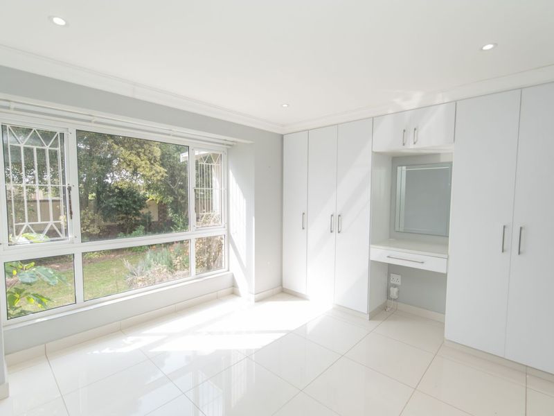 Townhouse For Sale in Lorraine - Photo 6