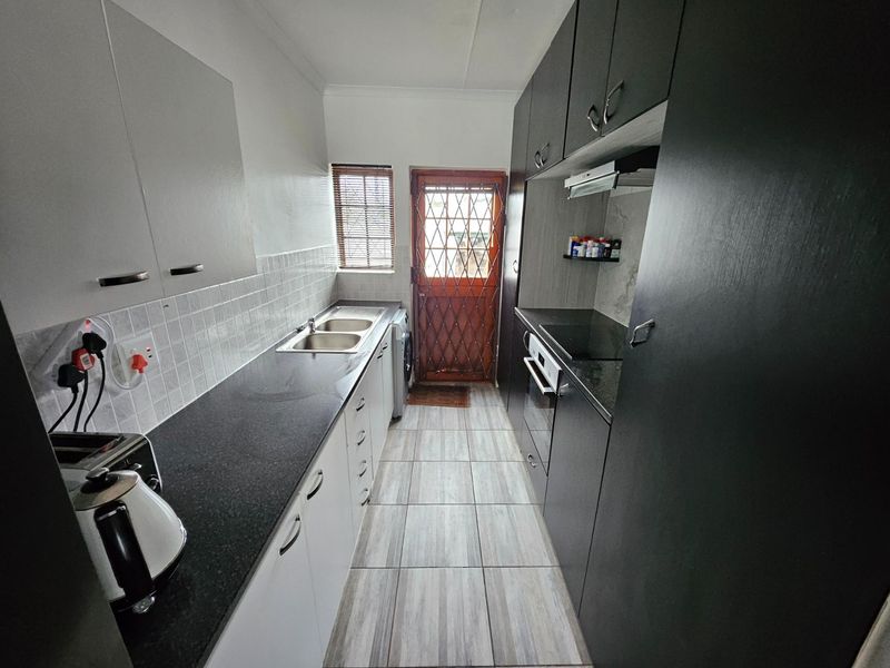 Townhouse For Sale in Lorraine - Photo 3