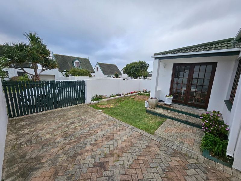 Townhouse For Sale in Lorraine - Photo 5