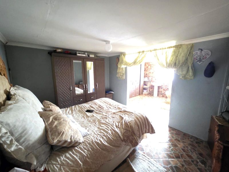 House For Sale in Roodepan - Photo 4