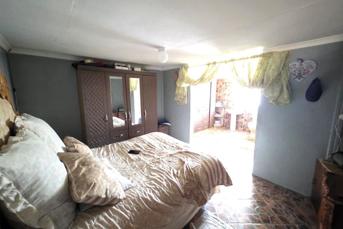 House For Sale in Roodepan - Photo 4