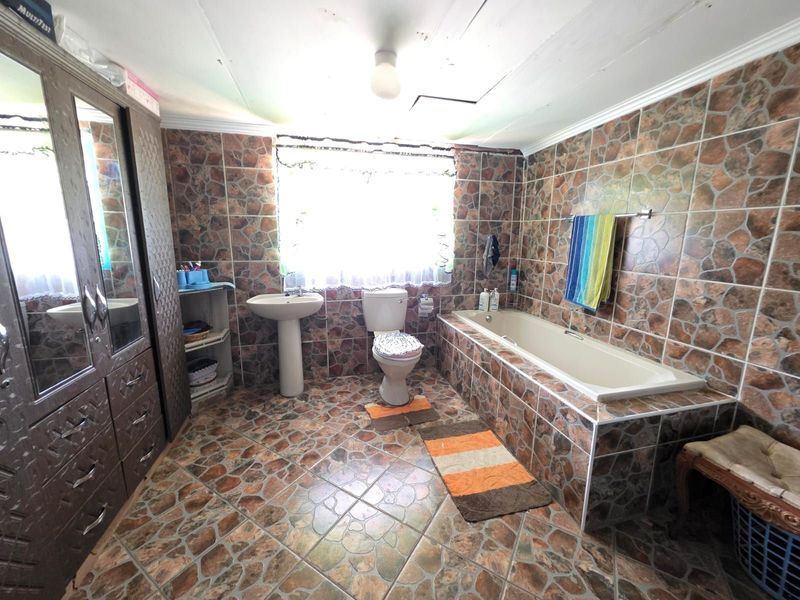 House For Sale in Roodepan - Photo 7