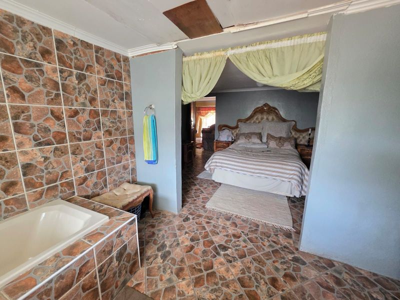 House For Sale in Roodepan - Photo 6