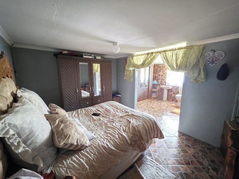 House For Sale in Roodepan - Photo 5