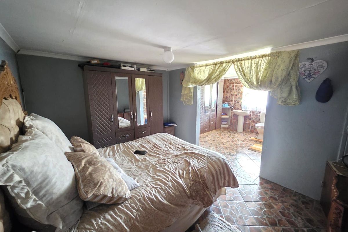 House For Sale in Roodepan - Photo 5